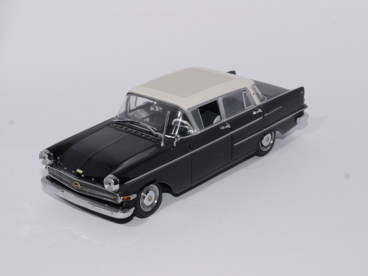 3 rare Opel Kapitän P 2,6 Limousine Modelle von Roco in 1:66 neu